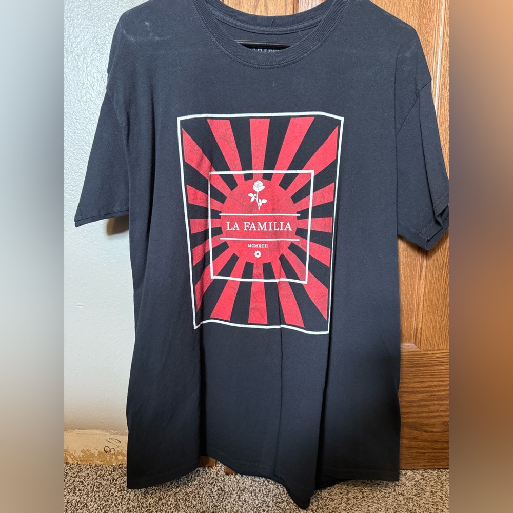 Black and Red Graphic T-Shirt. 3/$15  ⭕️